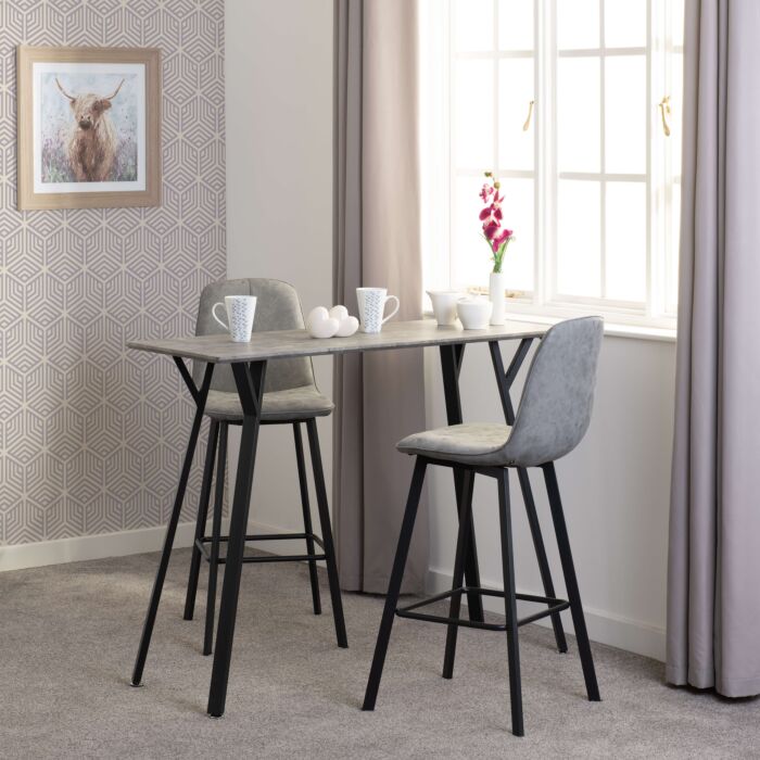 quebec-bar-table-set