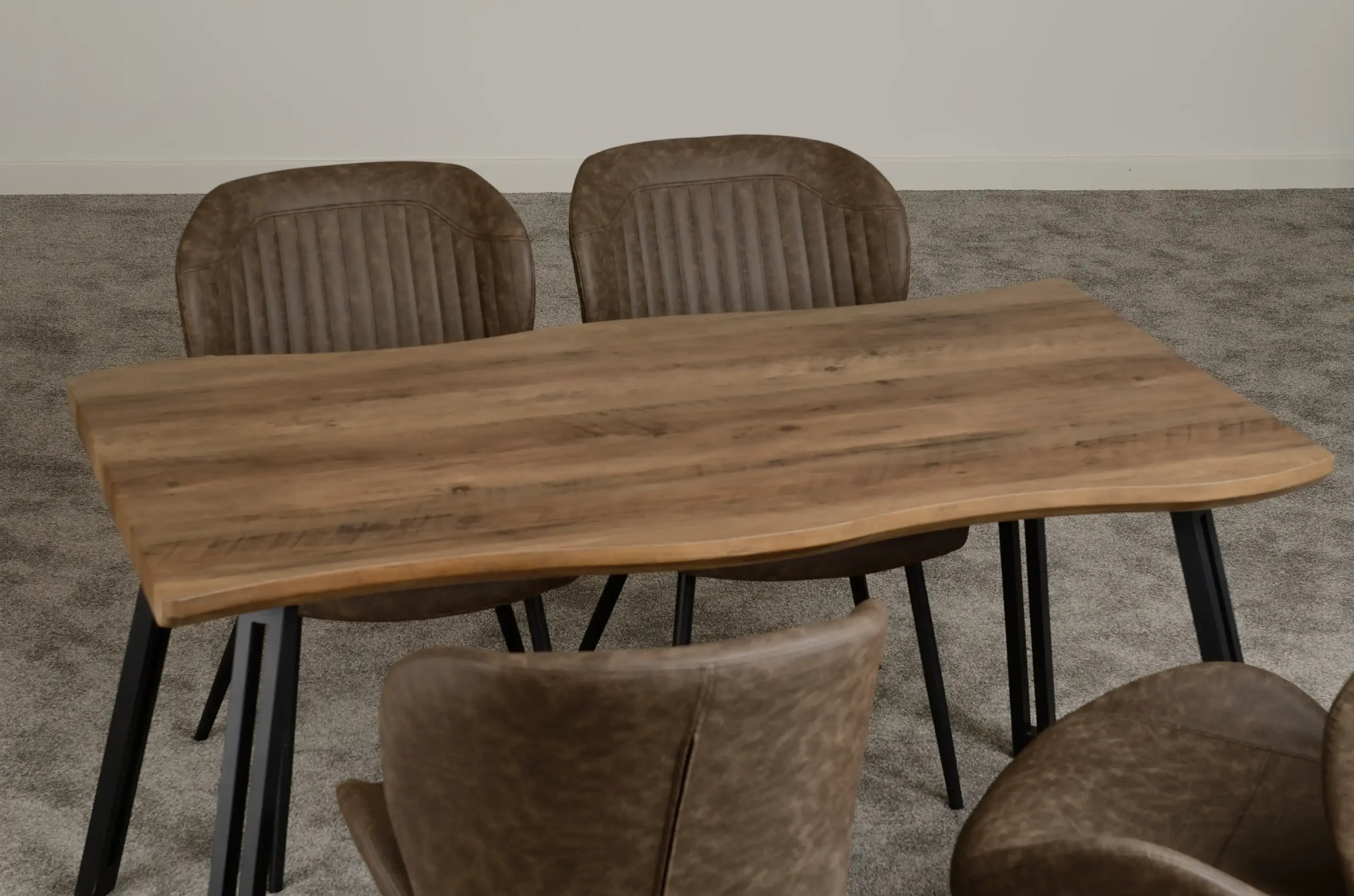 quebec-wave-edge-dining-set