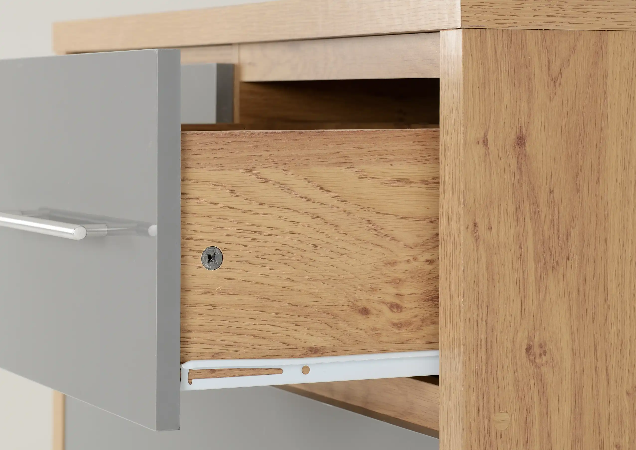 SEVILLE-3-2-DRAWER-CHEST-GREY-GLOSSLIGHT-OAK-EFFECT-VENEER-2019-07-100-102-086 - Jamies Furniture
